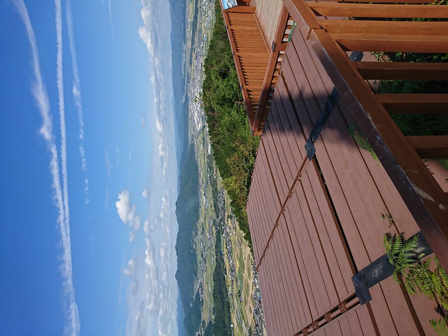 かめおか霧のテラスから望む亀岡盆地