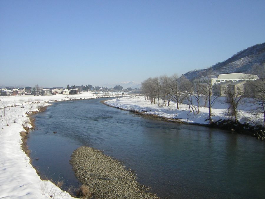南魚沼の魚野川