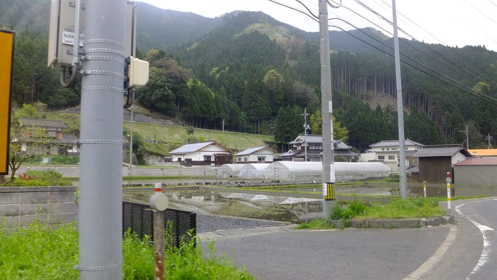 西粟倉村影石地区の集落風景