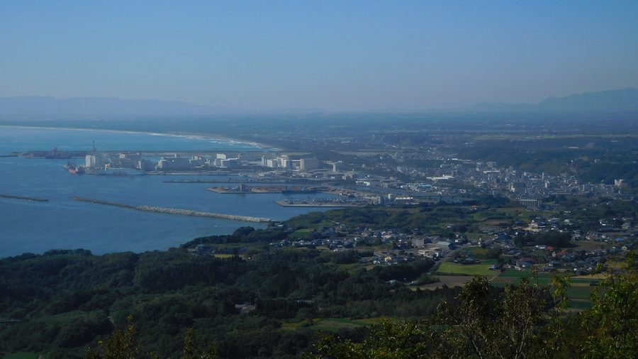 陣岳から望む志布志港