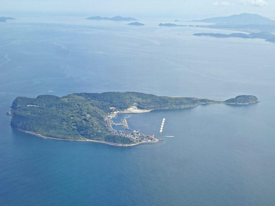 新宮町沖の相島空撮