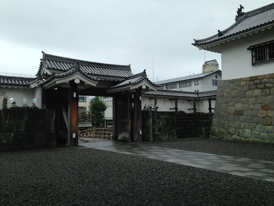 駿府城東御門