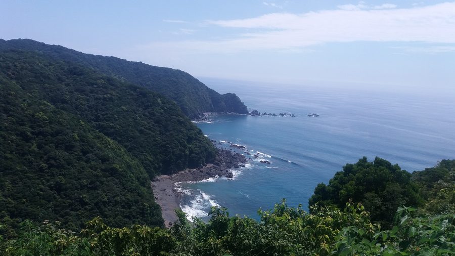 横浪黒潮ラインから望む浦ノ内湾