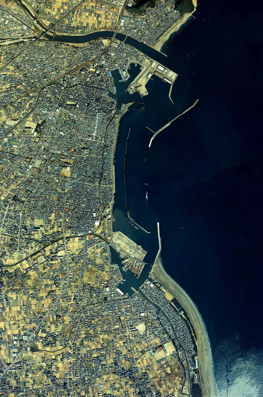 焼津漁港の空撮